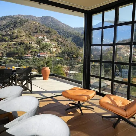 بيت للعطل Luxury 5-bedroom Kalopanayiotis *