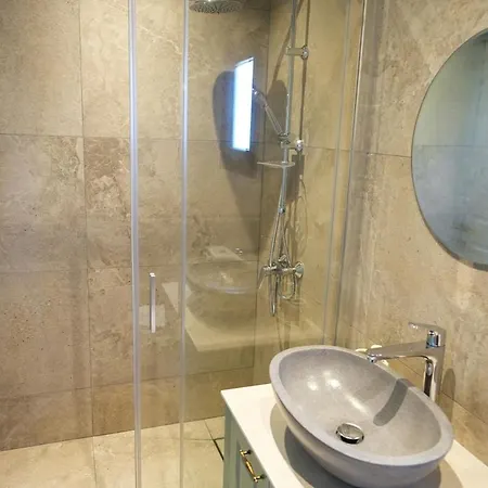 Luxury 5-bedroom Kalopanayiotis *