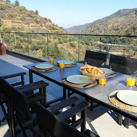 Luxury 5-bedroom Kalopanayiotis