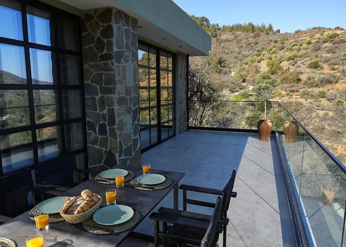 Luxury 5-bedroom Kalopanayiotis * Kalopanagiotis