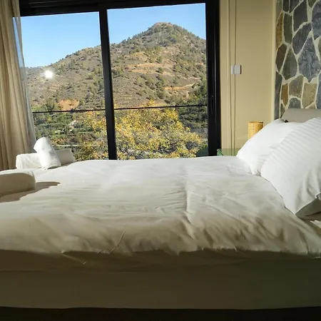 Luxury 5-bedroom Kalopanayiotis Holiday home *