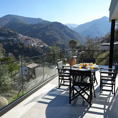 Luxury 5-bedroom Kalopanayiotis Holiday home *