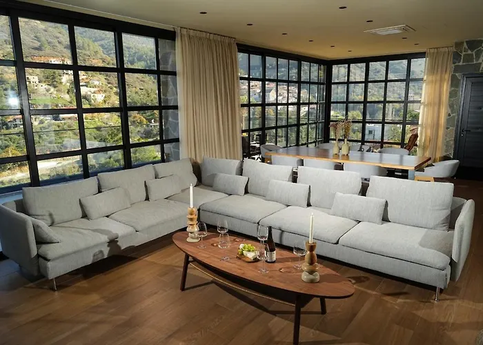 Luxury 5-bedroom Kalopanayiotis *